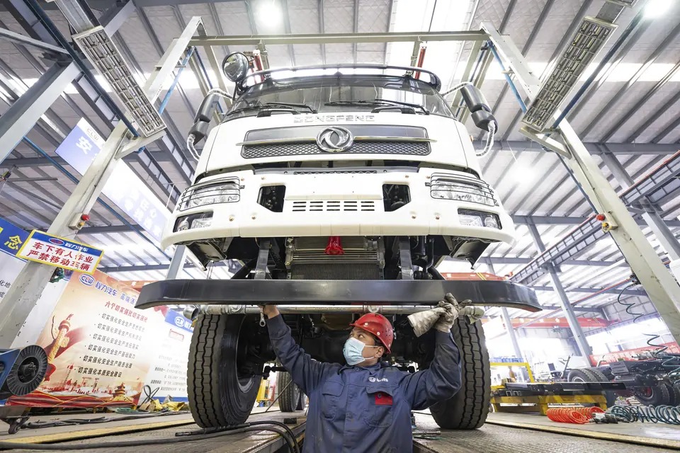 Inspection du châssis dans un atelier Chengli